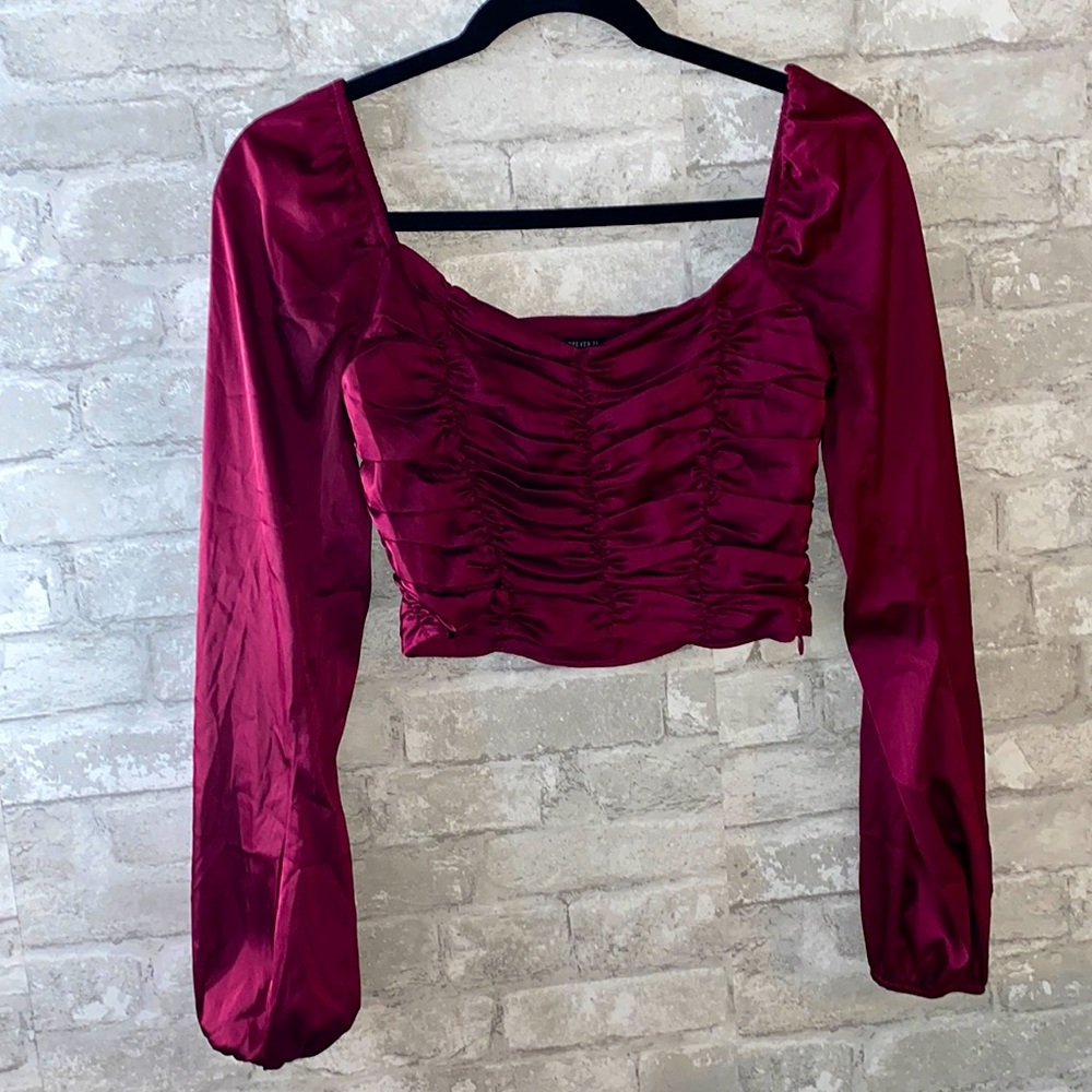 Burgundy crop top ❣️